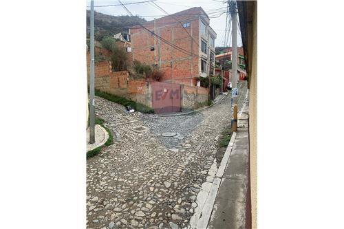 Pārdošana-Dzīvoklis ar ārēju celiņu-735 Lucio Velasco K 1  - Alto Obrajes Sector A  - Alto Obrajes  -  La Paz, Murillo, La Paz-120022077-88