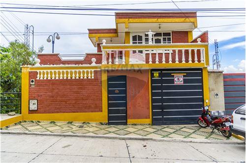 For Sale-House-Calle Altiplano,  - Alalay  -  Cochabamba, Cercado(Cb), Cochabamba-125004102-7