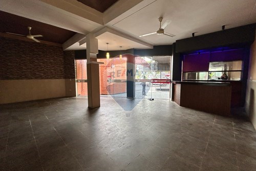 COMMERCIAL PREMISES