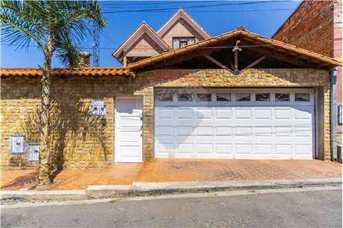 For Sale-House-Calle Santiago entre calle Romero y 2da Circunvala  - MAYORAZGO  -  Cochabamba, Cercado(Cb), Cochabamba-125004017-152