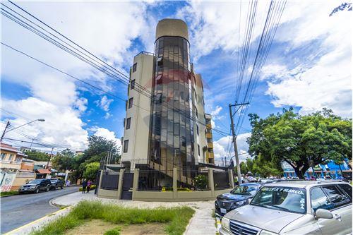 For Rent/Lease-Condo/Apartment-Av. Rafael Urquidi esquina C. Junin,  - Edificio Familiar,  - Centro  -  Cochabamba, Cercado(Cb), Cochabamba-125004103-56
