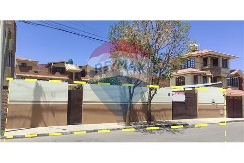 Venda-Casa de Esquina-S/N CALLE INNOMINADA  - zona tamborada, frente al politecnico militar de a  - SUR  -  Cochabamba, Cercado(Cb), Cochabamba-120048010-23