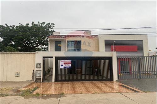 Satılık-Köşe ev-Calle Roble  - Avenida Alemana entre 7mo y 8vo anillo  - Norte  -  Santa Cruz de la Sierra, Andrés Ibáñez, Santa Cruz-120079013-32