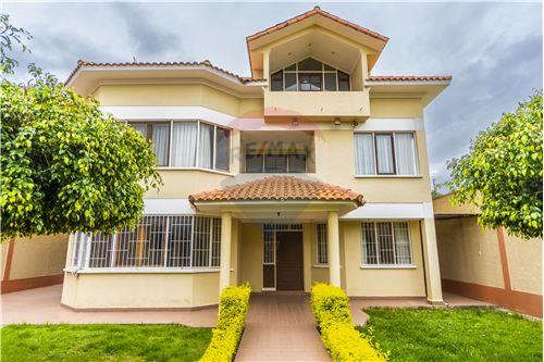 For Rent/Lease-House-Calle Andres Hurtado y Av. Los Angeles,  - Alalay  -  Cochabamba, Cercado(Cb), Cochabamba-125004038-69