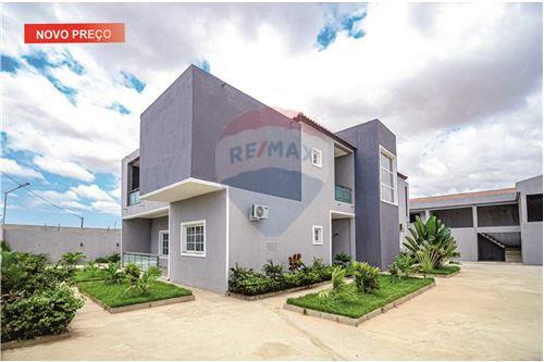 Moradia em Benfica, Luanda Habitação para Arrendamento | RE/MAX Angola