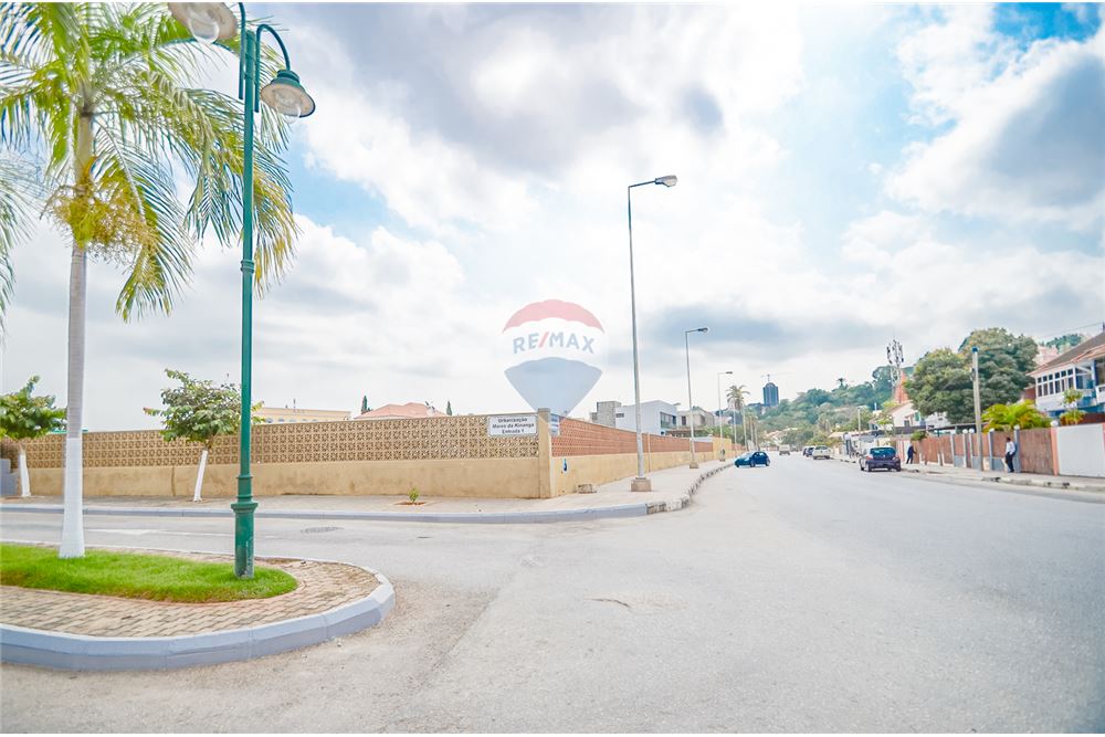 Terrenos Venda Ingombotas, Angola 12610006224 , RE/MAX Public