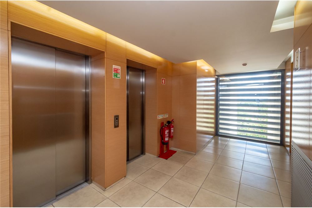 Apartamento Venda Ingombotas, Angola 126100032136 , RE/MAX