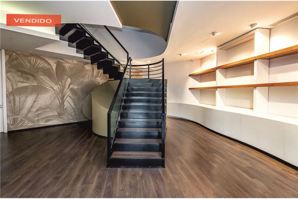 Lojas Venda Ingombotas, Angola 12610006215 , RE/MAX Public Listing