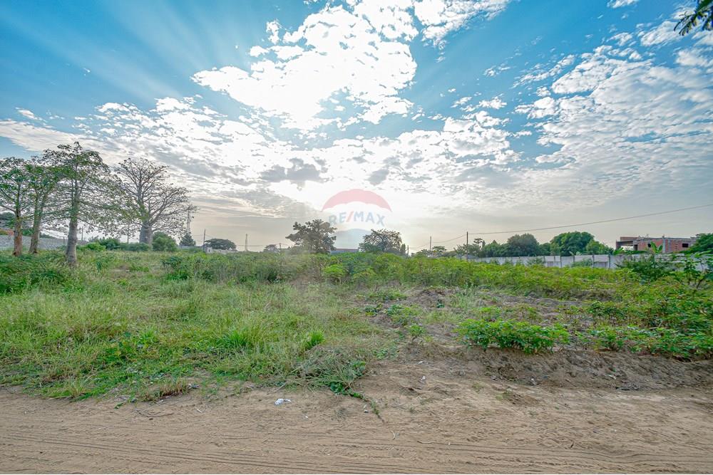 Commercieel - Grond - Cacuaco, Angola - AO - DSC_2135.jpg - 126100156-6