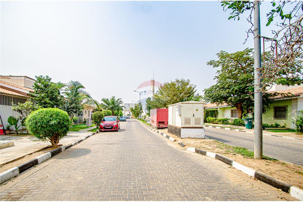 Residencial - Casa - Viana, Angola - AO - 10 - 126100097-49