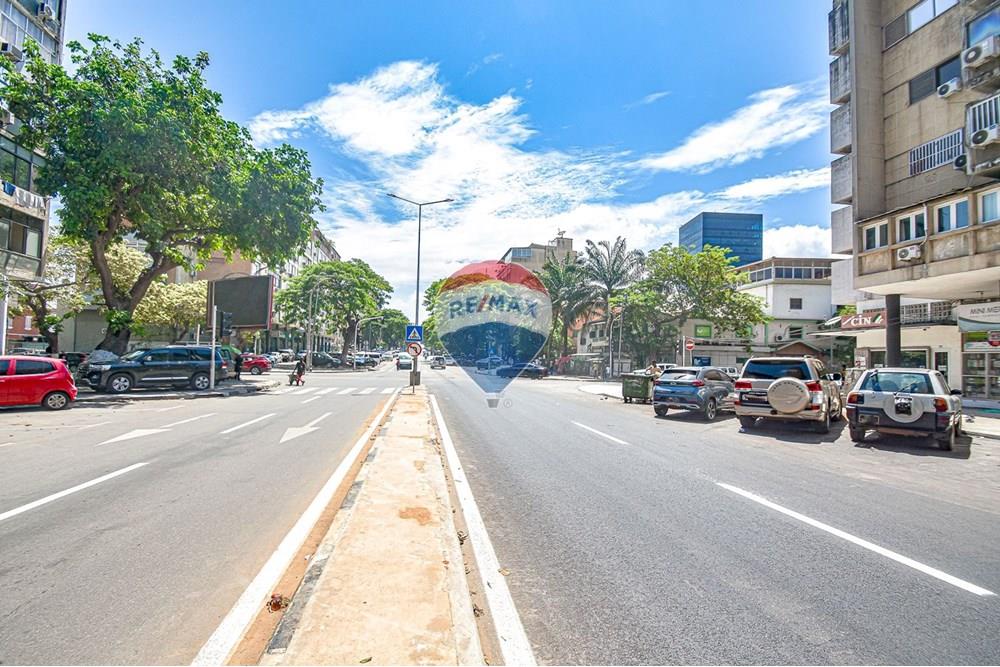 Commercieel - Laden/Einzelhandel - Ingombotas, Angola - AO - WhatsApp Image 2025-11-14 at 09.50.18.jpeg - 126100185-6