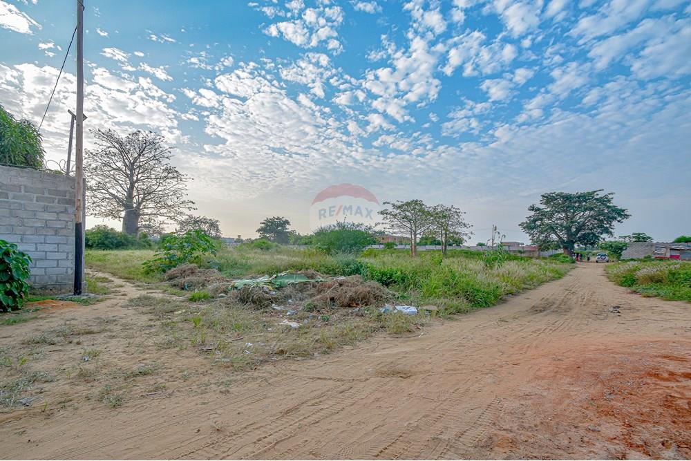 Commercieel - Grond - Cacuaco, Angola - AO - DSC_2143.jpg - 126100156-6
