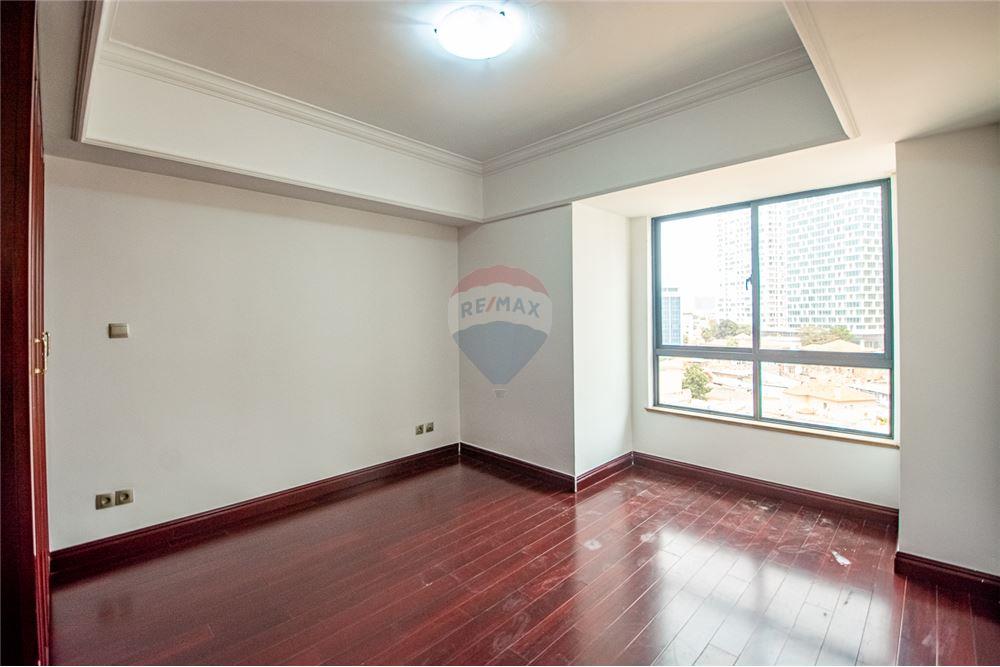 Residencial - Piso - Ingombotas, Angola - AO - 14 - 126100049-186