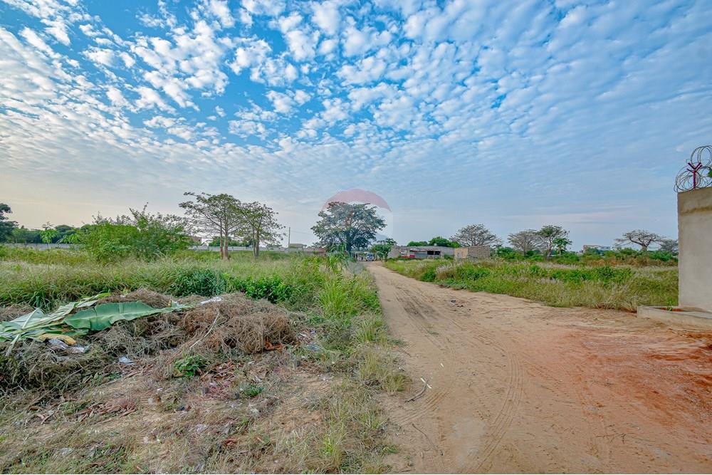 Commercieel - Grond - Cacuaco, Angola - AO - DSC_2144.jpg - 126100156-6
