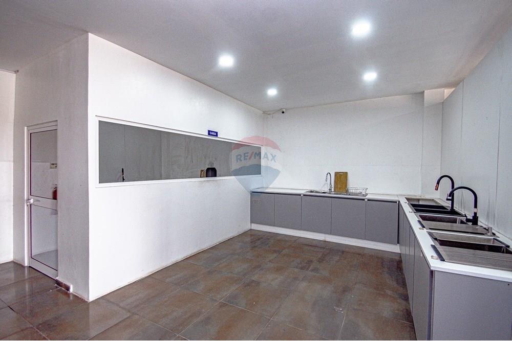 Commercieel - Laden/Einzelhandel - Talatona, Angola - AO - DSC_7907.jpg - 126100171-17