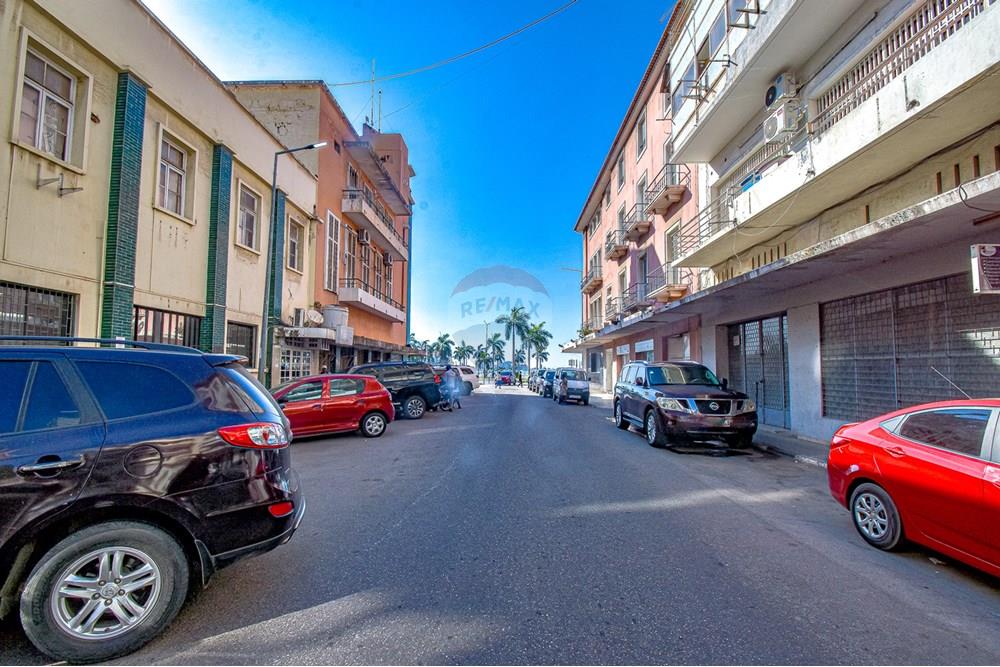 Commercio - Edificio - Ingombotas, Angola - AO - DSC_7389.jpg - 126100180-6