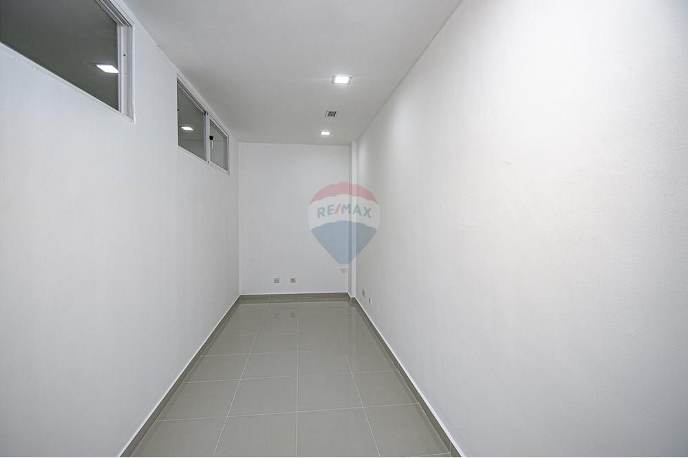 Commercieel - Laden/Einzelhandel - Talatona, Angola - AO - DSC_1280.jpg - 126100182-6