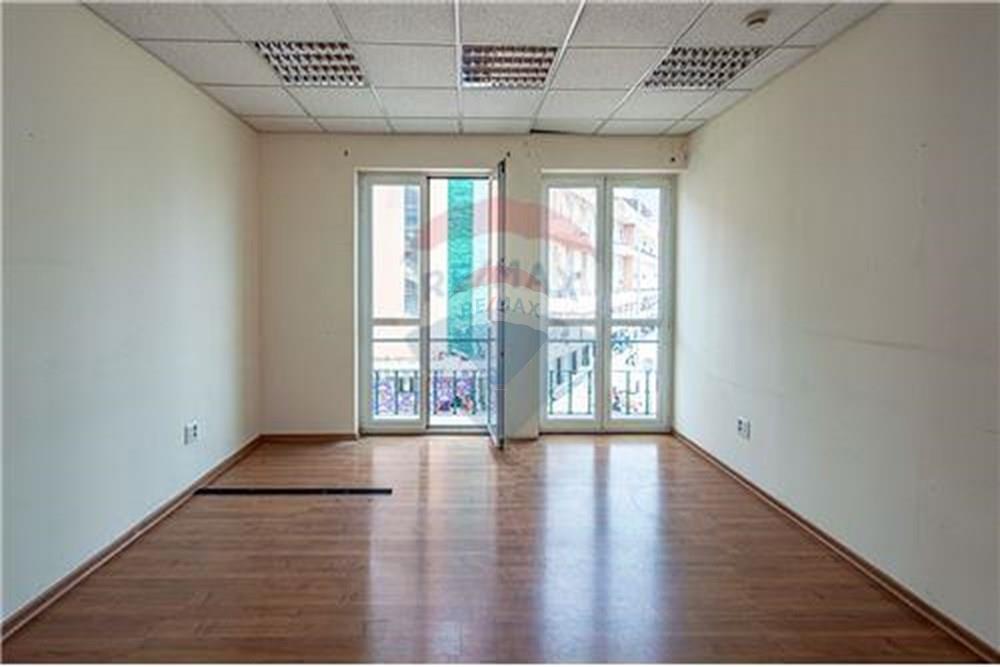 Comercial - Prédio - Ingombotas, Angola - AO - L_76a3c93f73c24d5d9a187122d245d2a3.jpg - 126100084-56