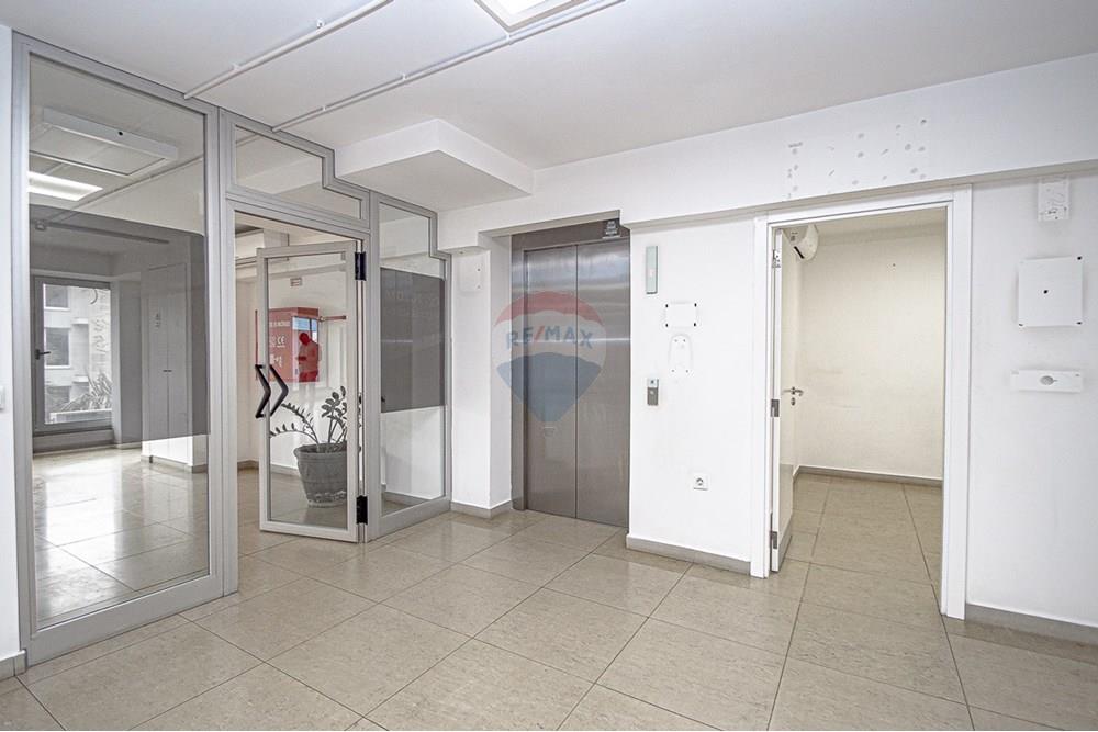 Commercio - Ufficio - Maianga, Angola - AO - DSC_1536.jpg - 126100197-5