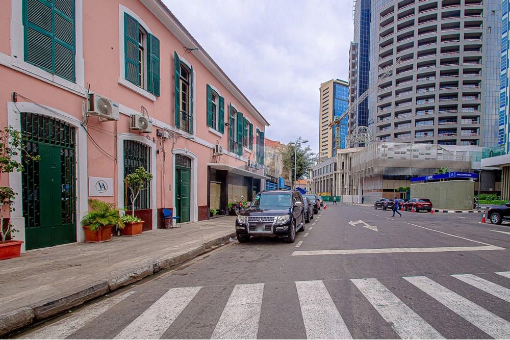 Commercieel - Laden/Einzelhandel - Ingombotas, Angola - AO - DSC_9330.jpg - 126100018-276