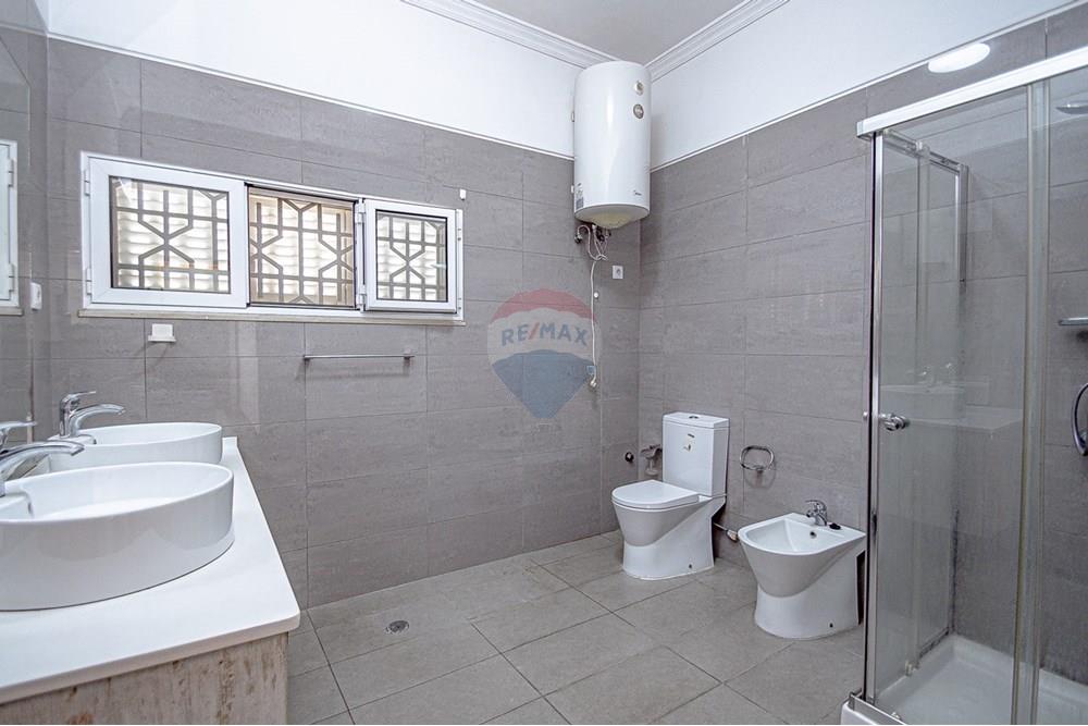 Prédio Habitacional - Casa - Miramar, Angola - AO - DSC_0859.jpg - 126100018-281