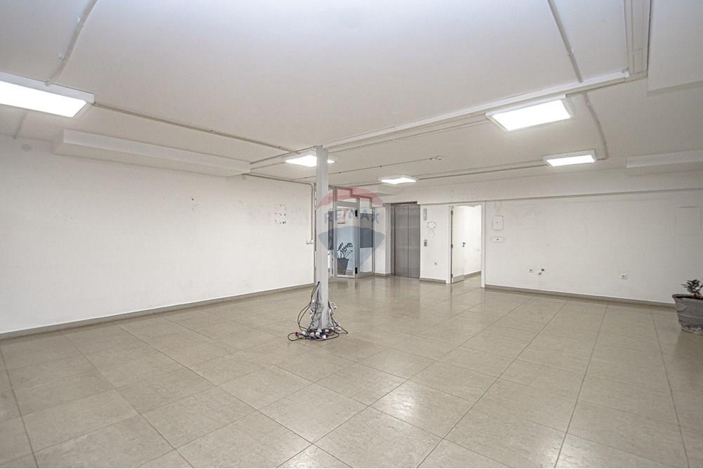 Commercio - Ufficio - Maianga, Angola - AO - DSC_1534.jpg - 126100197-5