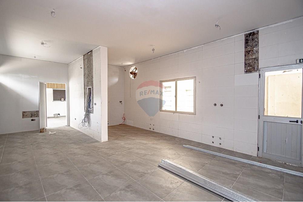 Commercial - Investment - Viana, Angola - AO - DSC_1220.jpg - 126100192-14