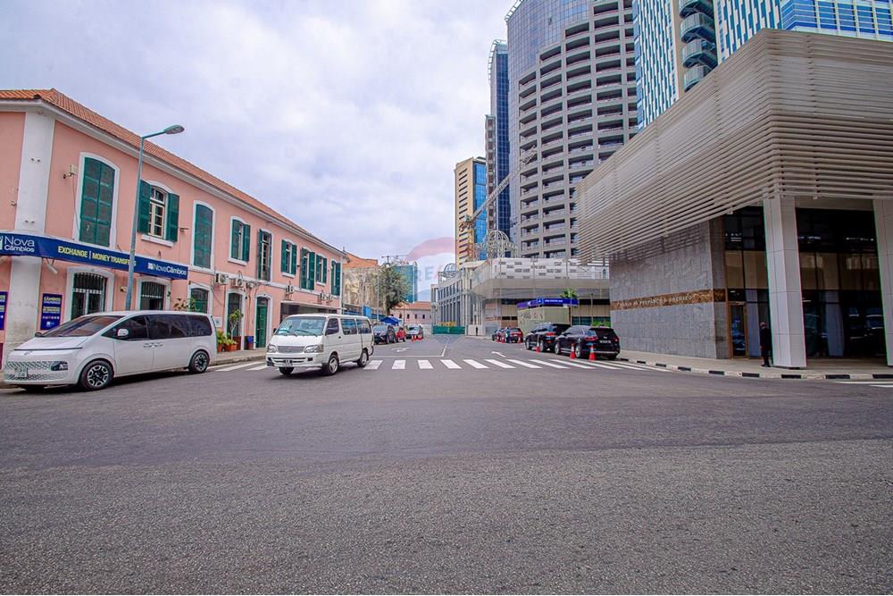 Commercieel - Laden/Einzelhandel - Ingombotas, Angola - AO - DSC_9336.jpg - 126100018-276