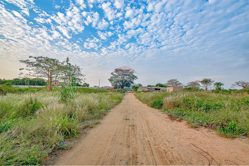 Commercieel - Grond - Cacuaco, Angola - AO - DSC_2150.jpg - 126100156-6