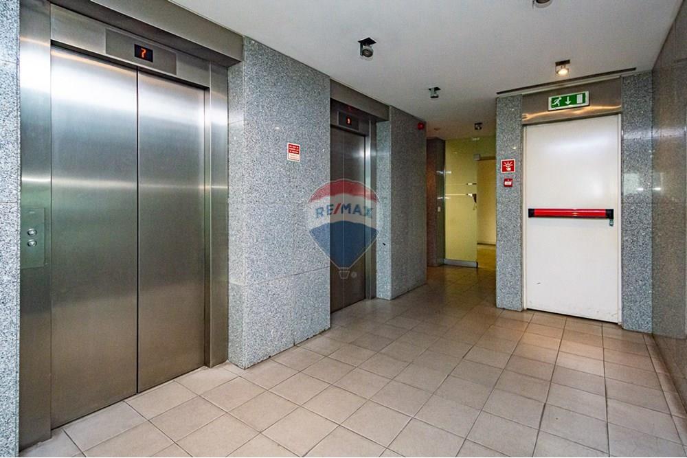 Commercio - Ufficio - Ingombotas, Angola - AO - DSC_0188.jpg - 126100110-75