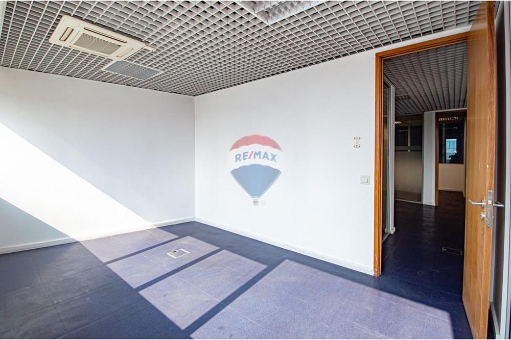 Commercio - Ufficio - Ingombotas, Angola - AO - DSC_0204.jpg - 126100110-76