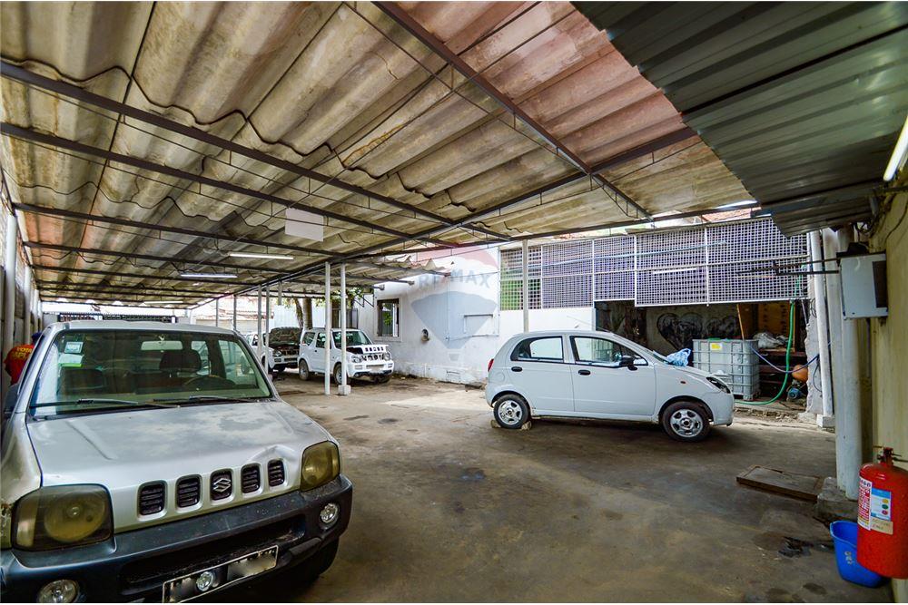 Commercio - Edificio - Ingombotas, Angola - AO - 3 - 126100110-62