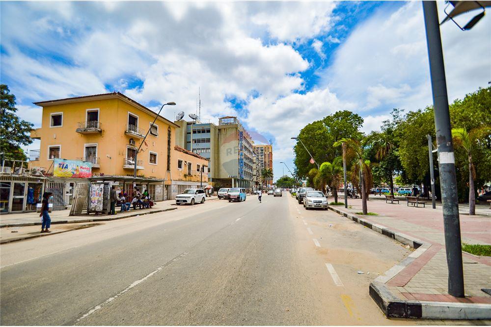 Commercio - Edificio - Ingombotas, Angola - AO - 15 - 126100110-62