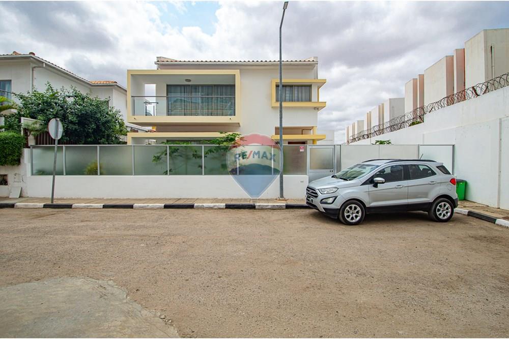 Prédio Habitacional - Casa - Belas, Angola - AO - DSC_0024.jpg - 126100097-51