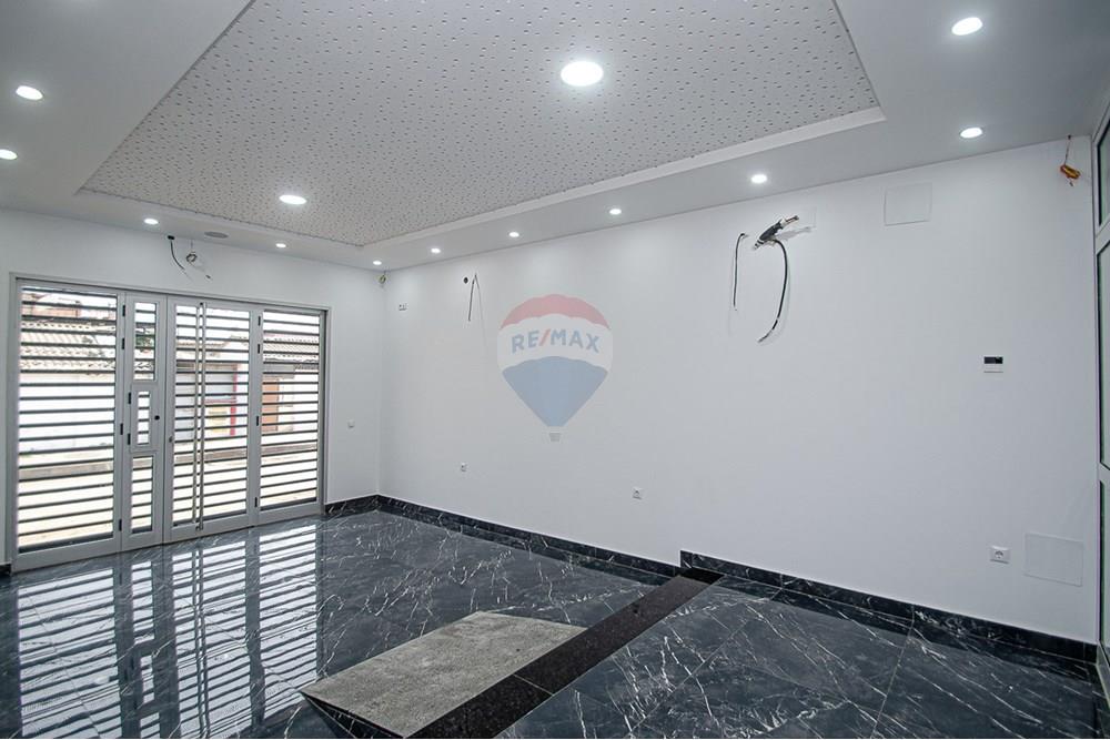 Commercieel - Laden/Einzelhandel - Rangel, Angola - AO - DSC_5048.jpg - 126100176-11