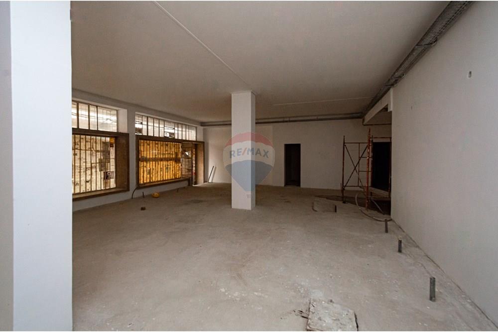 Commercieel - Laden/Einzelhandel - Ingombotas, Angola - AO - DSC_0255.jpg - 126100018-295