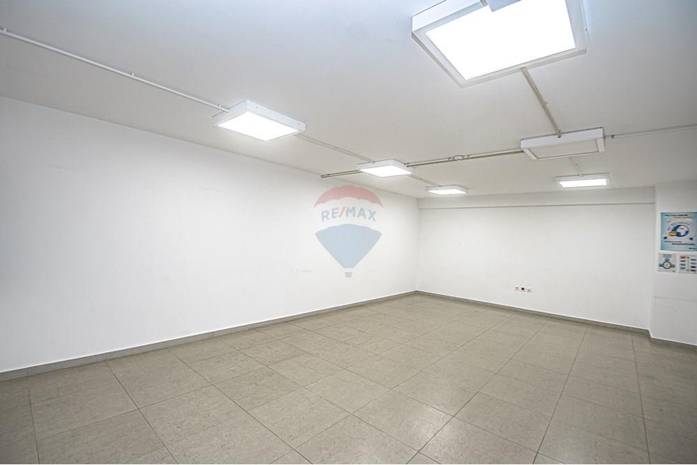 Commercio - Ufficio - Maianga, Angola - AO - DSC_1543.jpg - 126100197-5