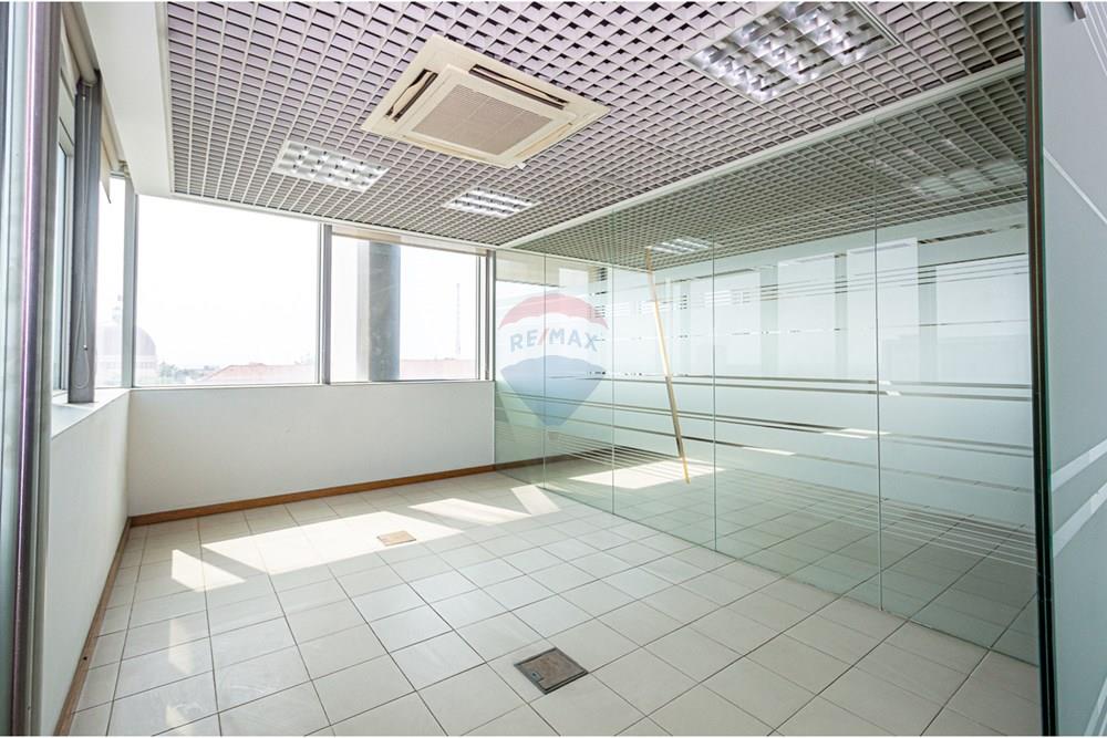 Commercieel - Büro - Maianga, Angola - AO - DSC_0130.jpg - 126100110-81