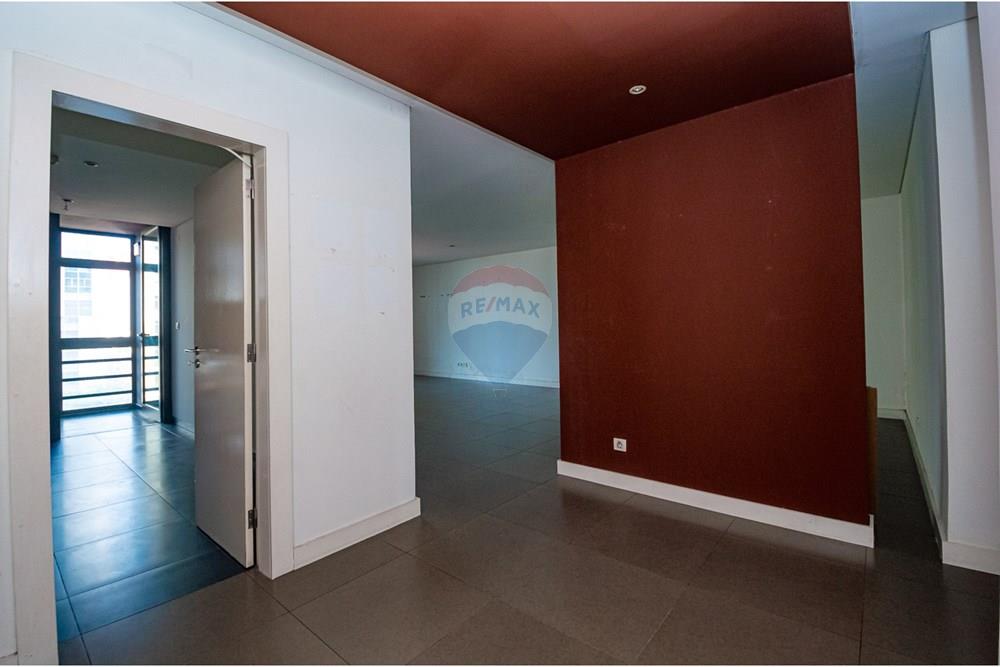 Residencial - Piso - Ingombotas, Angola - AO - DSC_0043.jpg - 126100062-70