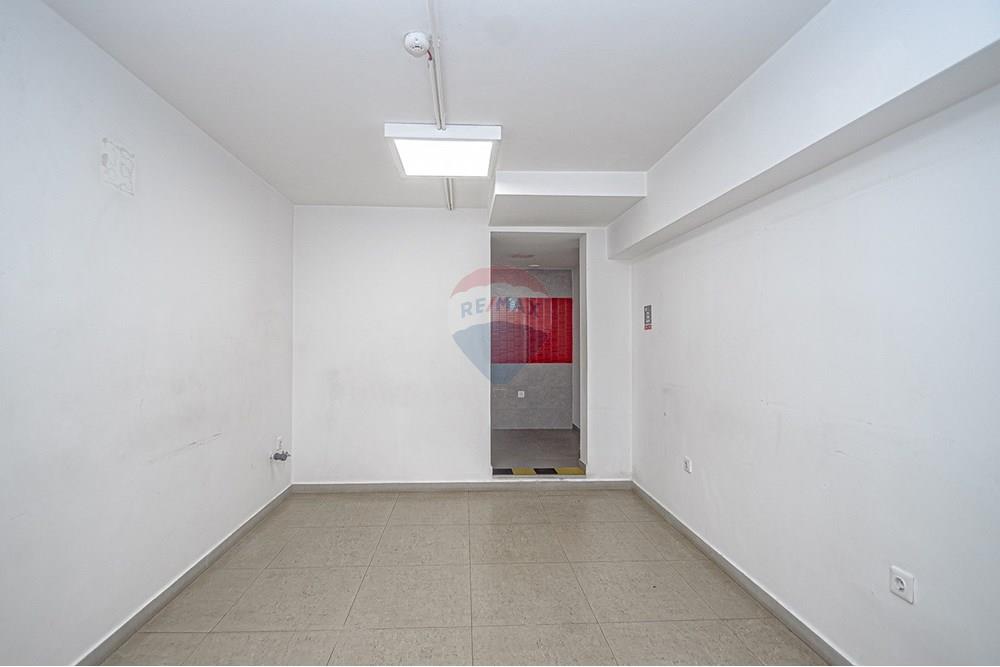 Commercio - Ufficio - Maianga, Angola - AO - DSC_1537.jpg - 126100197-5