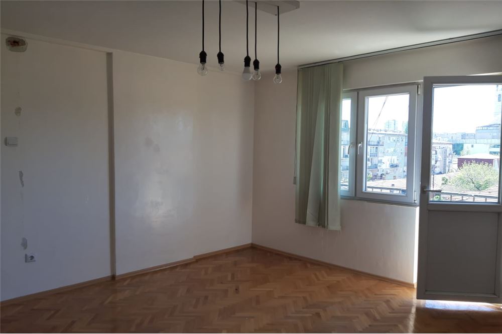 Gewerbe Buro Praxis Qender Kosova Xk 128002004 576 Re Max Global Real Estate Including Residential And Commercial Real Estate Re Max Llc