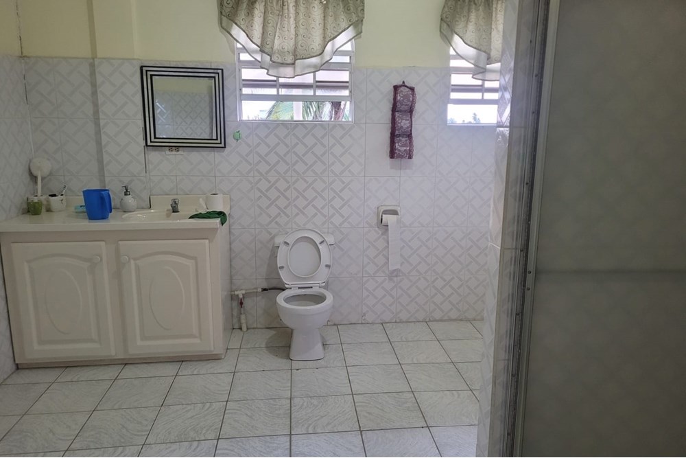 House - For Sale - Guyana, Demerara-Mahaica, Mon Repos - IMG-20240724-WA0014.jpg - 130002018-110