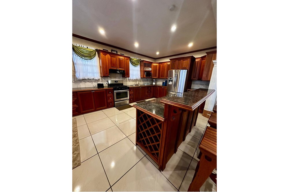 Condo/Apartment - For Rent/Lease - Guyana, Demerara-Mahaica, Bel Air Park - WhatsApp Image 2025-05-27 at 5.23.01 PM (3).jpeg - 130002018-163