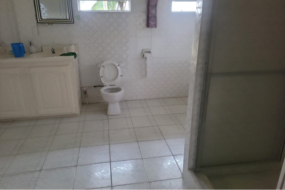 House - For Sale - Guyana, Demerara-Mahaica, Mon Repos - IMG-20240724-WA0013.jpg - 130002018-110