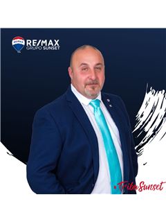 Javier Landin Becerra - RE/MAX SUNSET
