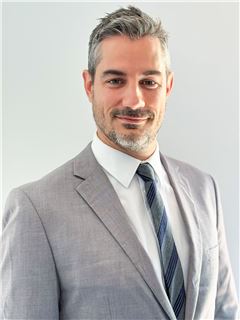 Alberto Carbajo - RE/MAX TRUE