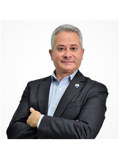 Jorge Queipo - RE/MAX PROPERTIES