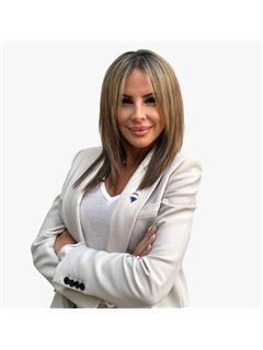 Carolina Küster - RE/MAX MAGIC