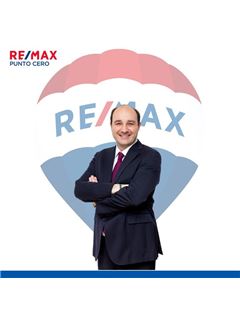 Hernán Tapia Lucic - RE/MAX JUMBO PUNTO CERO