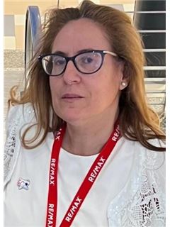 María Consuelo Navalón Del Valle - RE/MAX PORTICO